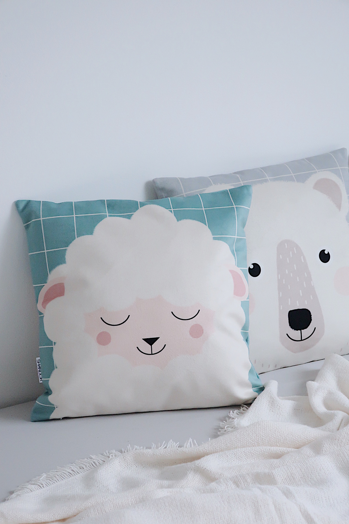 Coussin en velours ours double face Simone l'oursonne